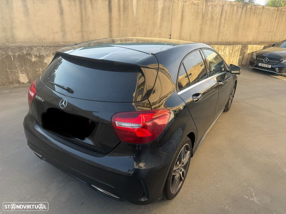 Mercedes-Benz A 180 d AMG Line - 2