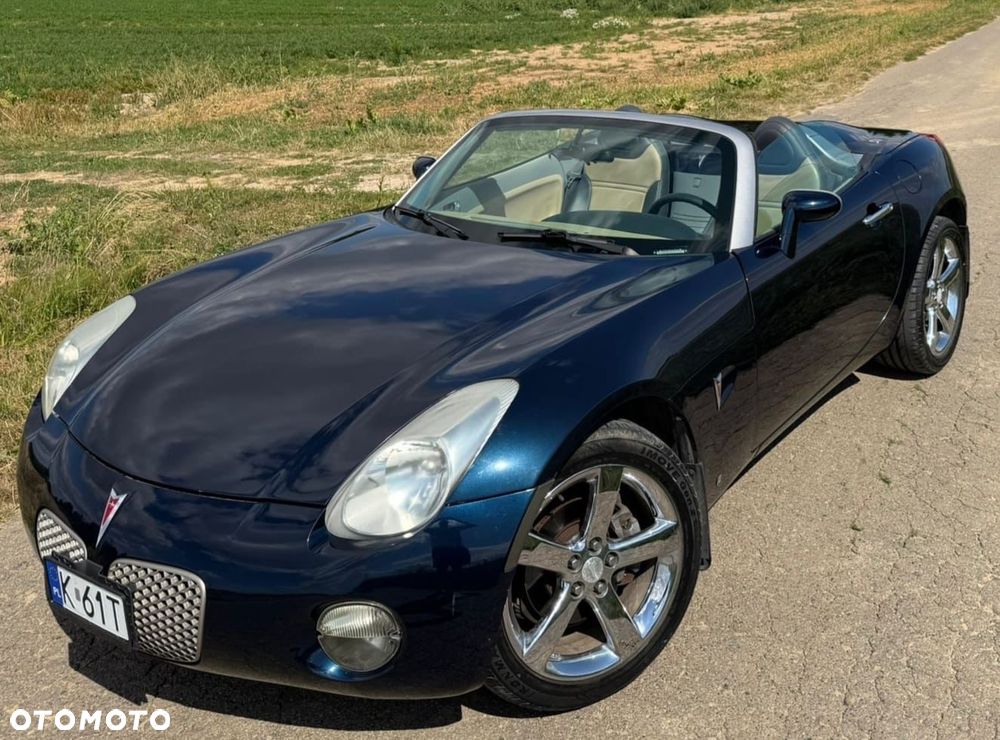 Pontiac Solstice - 3