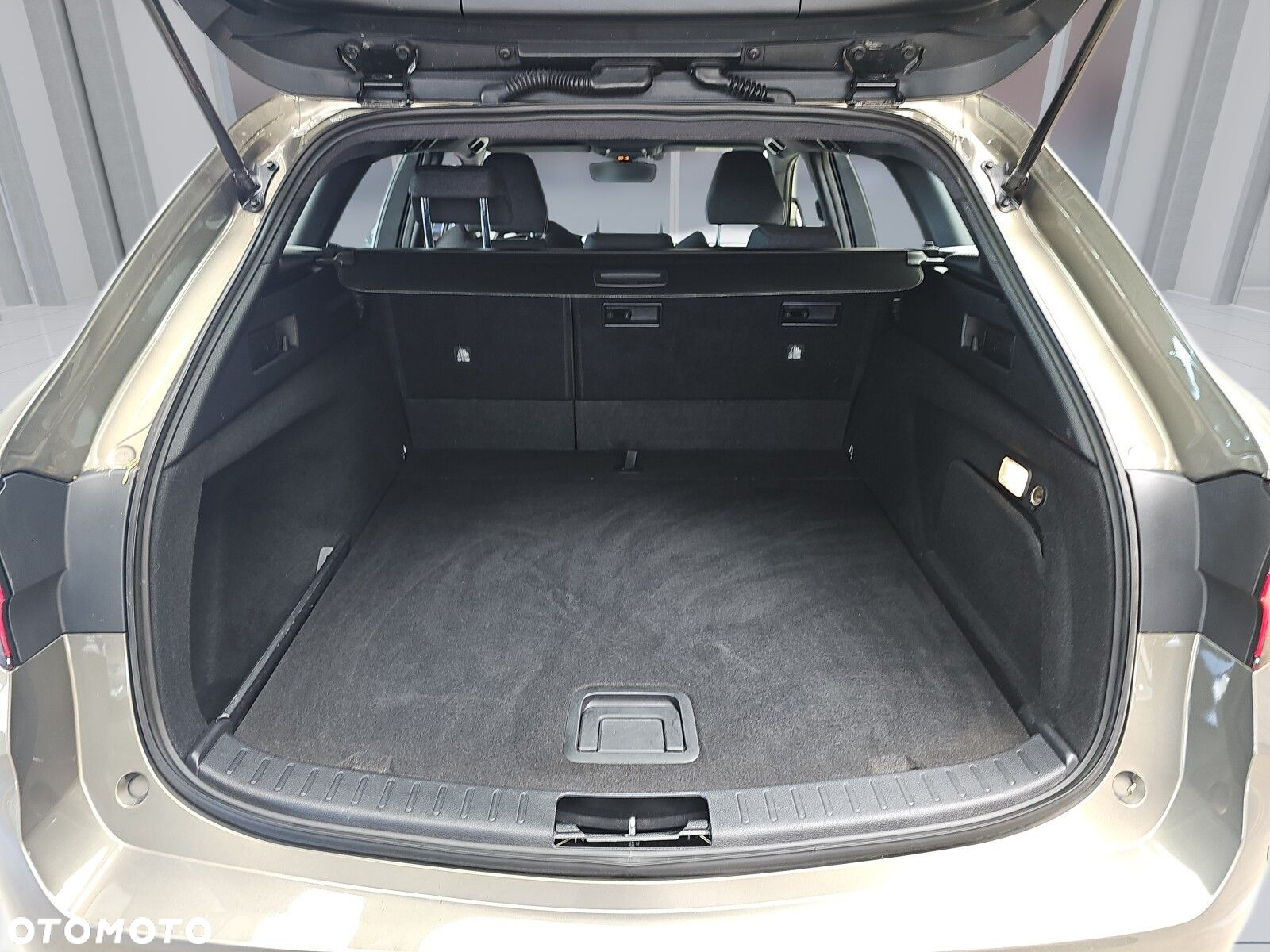 Toyota Corolla 2.0 Hybrid Comfort - 19