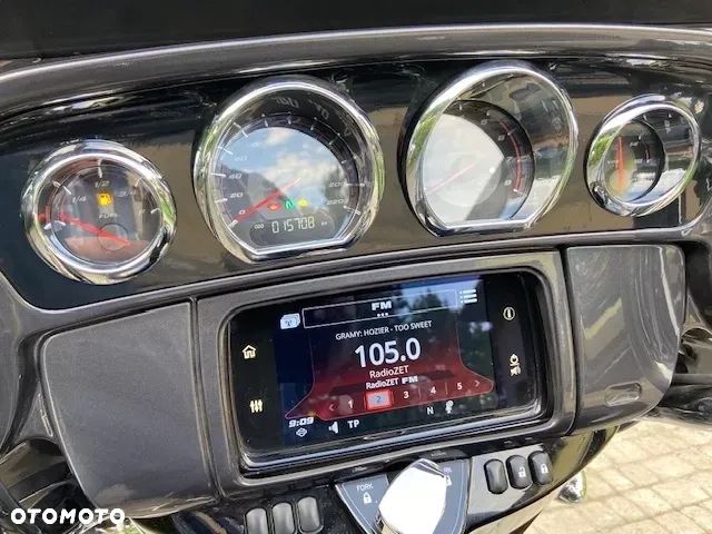 Harley-Davidson CVO Street Glide - 20