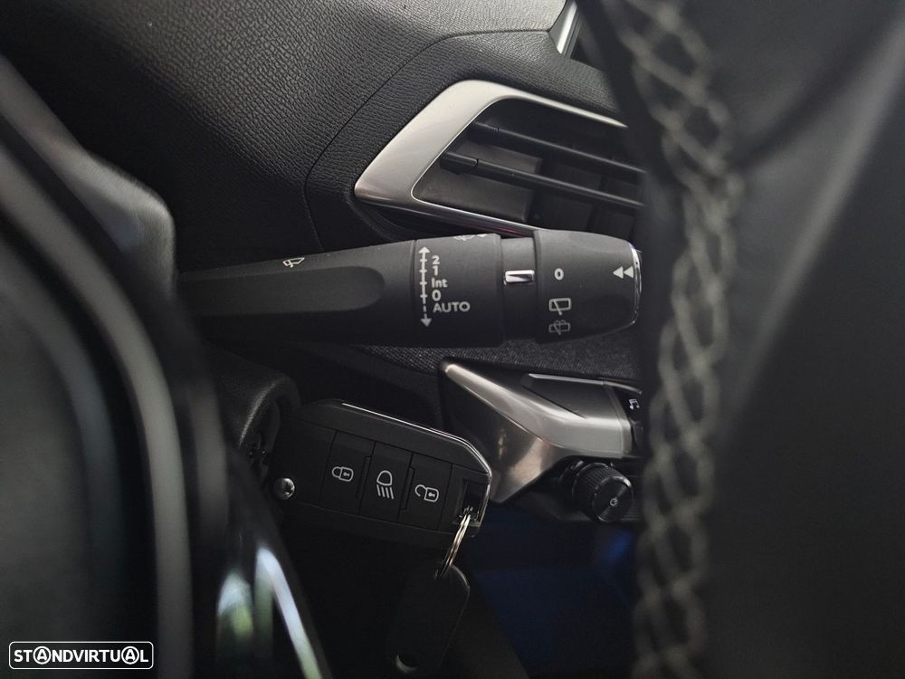 Peugeot 3008 1.5 BlueHDi Allure - 19