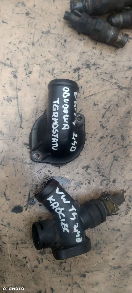 VW T4 2,4 diesel 2,5tdi ACV AAB króciec wody obudowa termostatu - 1