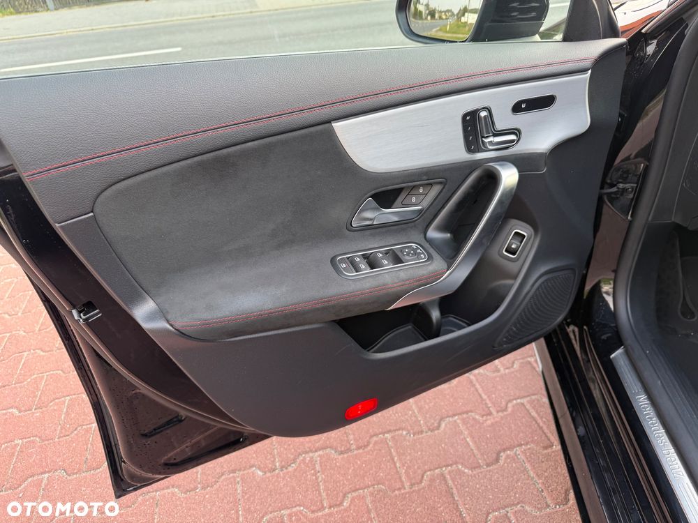 Mercedes-Benz CLA 250 e 8G-DCT AMG Line - 21