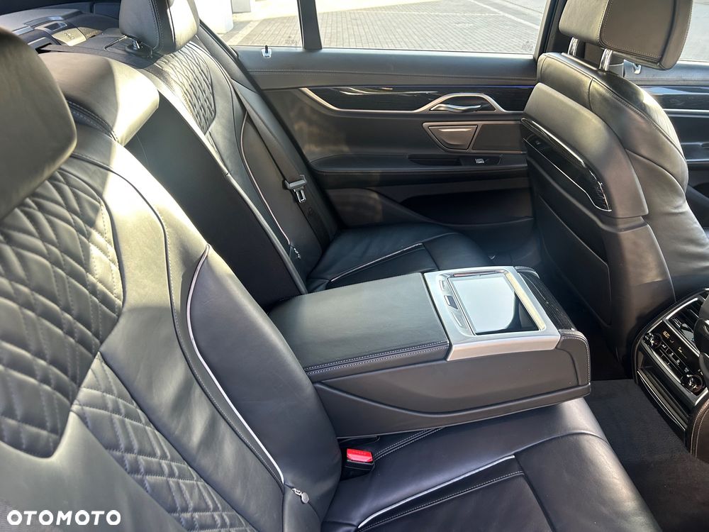 BMW Seria 7 - 20