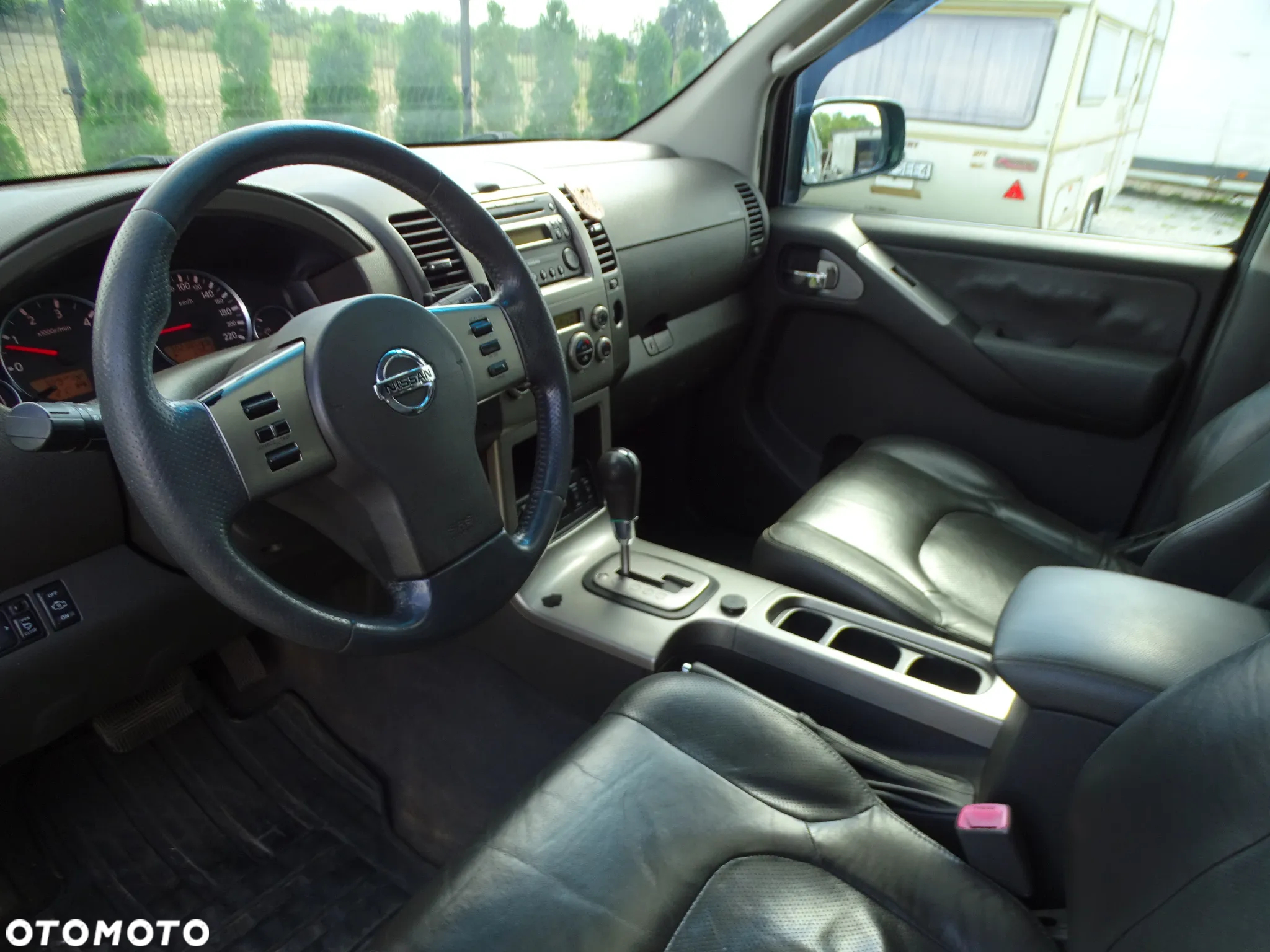 Nissan Pathfinder 2.5 DCi Elegance + - 26