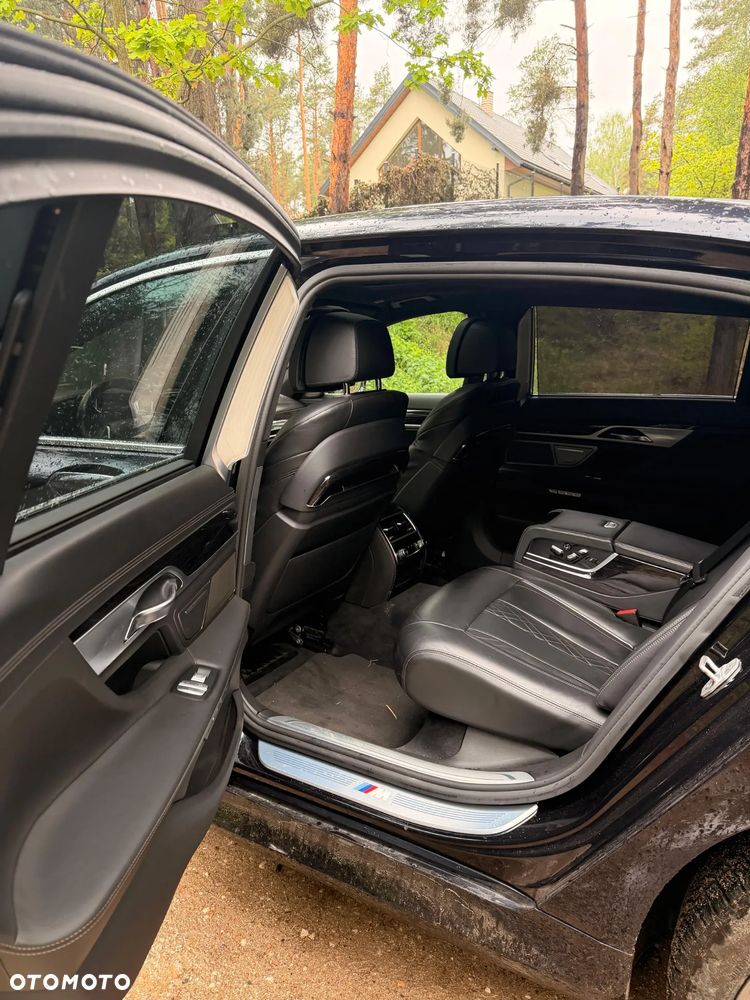 BMW Seria 7 750Li xDrive - 4