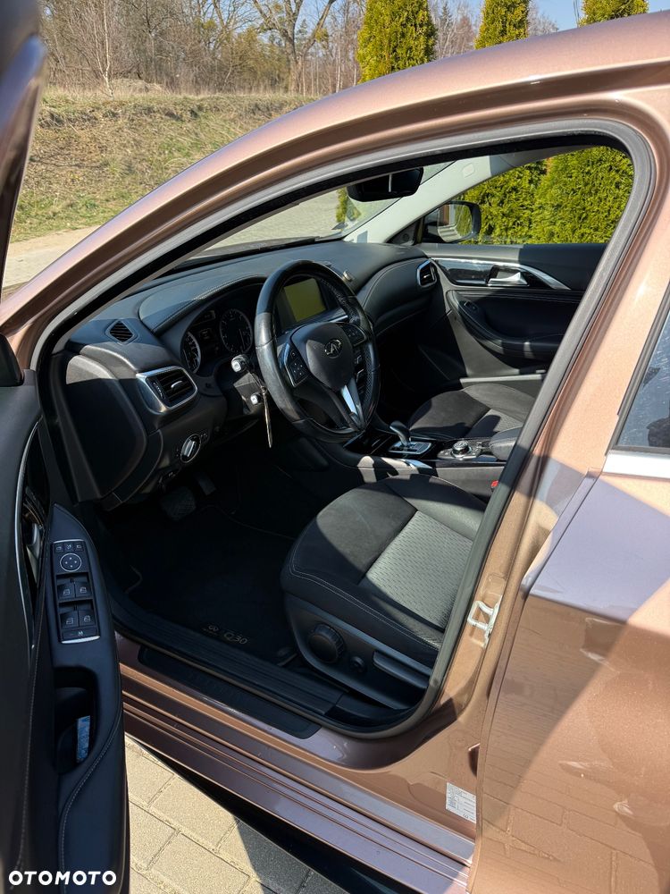 Infiniti Q30 1.5d Business 7DCT - 6