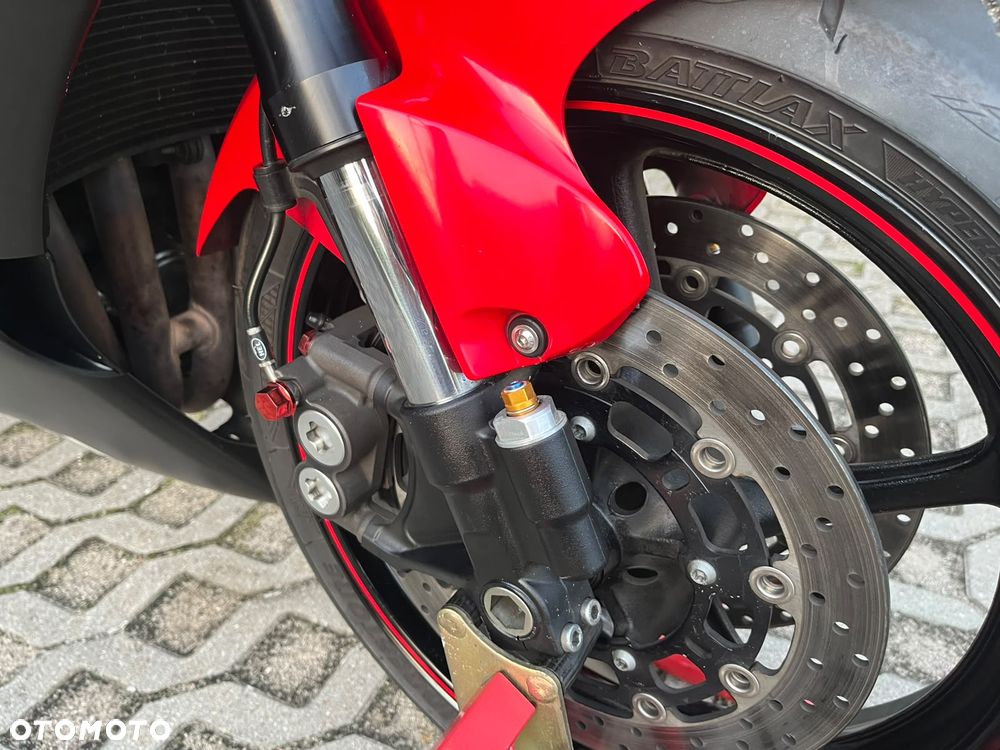 Yamaha R6 - 23