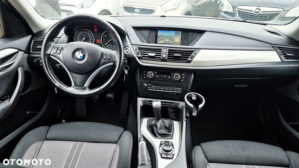 BMW X1 sDrive18i xLine - 35