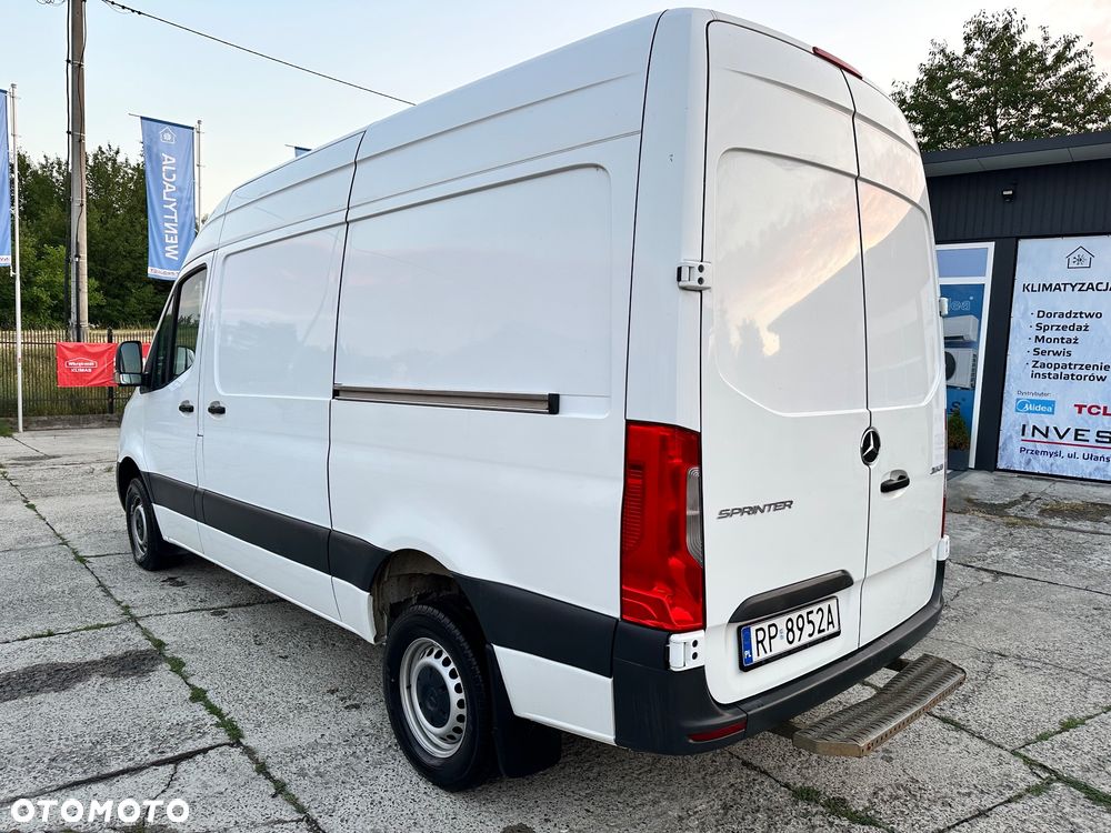 Mercedes-Benz Sprinter 319 - 4