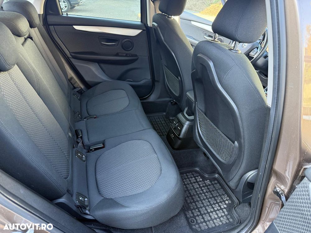 BMW Seria 2 220i Active Tourer Aut. Advantage - 12