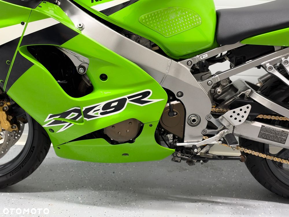 Kawasaki ZXR - 24