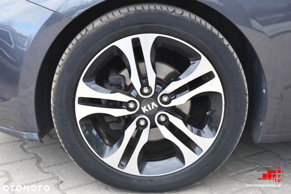 Kia Ceed - 12