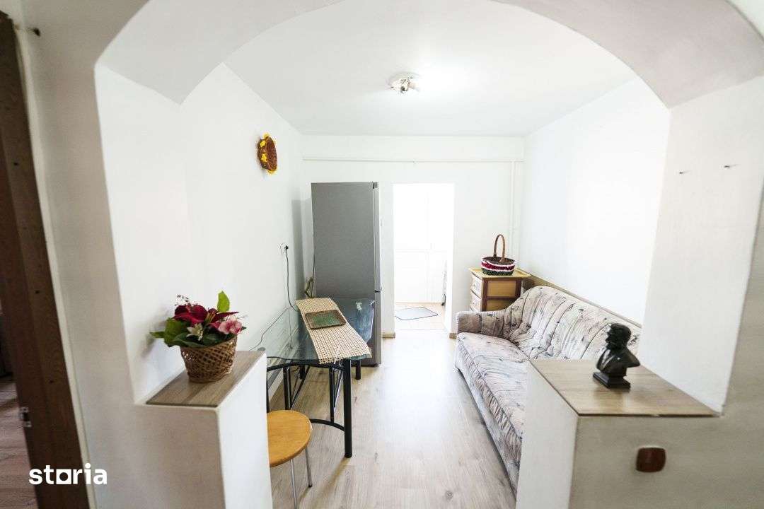 Apartament primitor 2 camere, ideal locuinta sau investitie, Rovine-la — fotografia 3