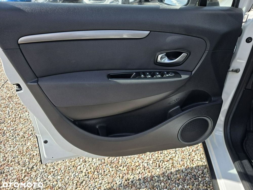 Renault Scenic 1.6 16V 110 Dynamique - 16