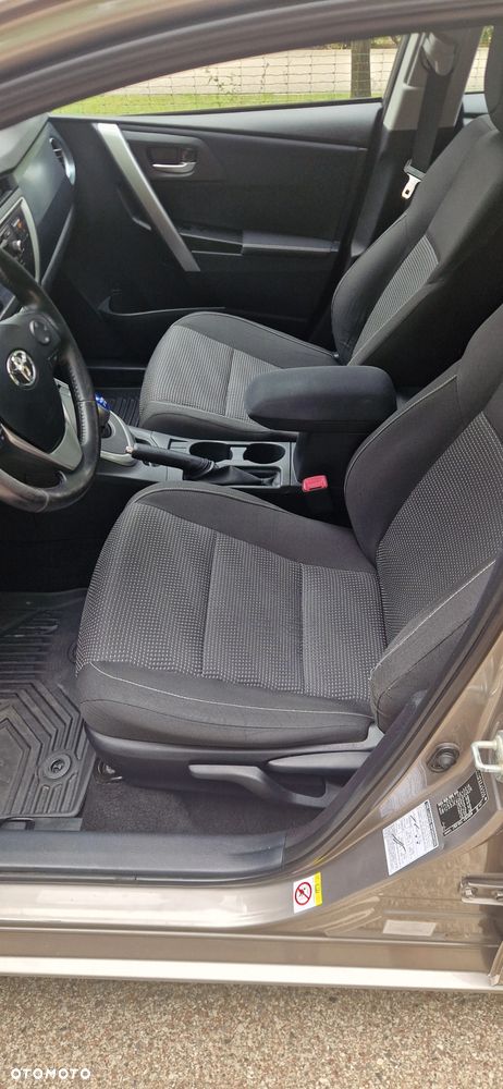 Toyota Auris - 13