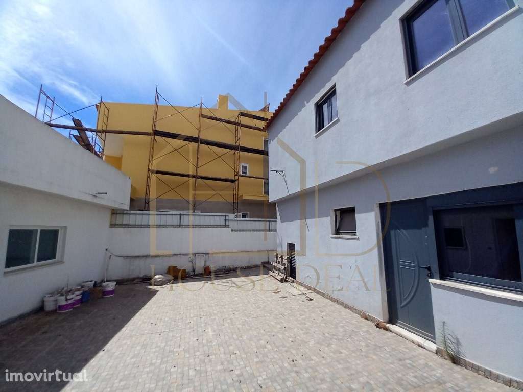 EXCELENTE! Moradia T5 com Parqueamento. Foros de Amora - Grande imagem: 4/45