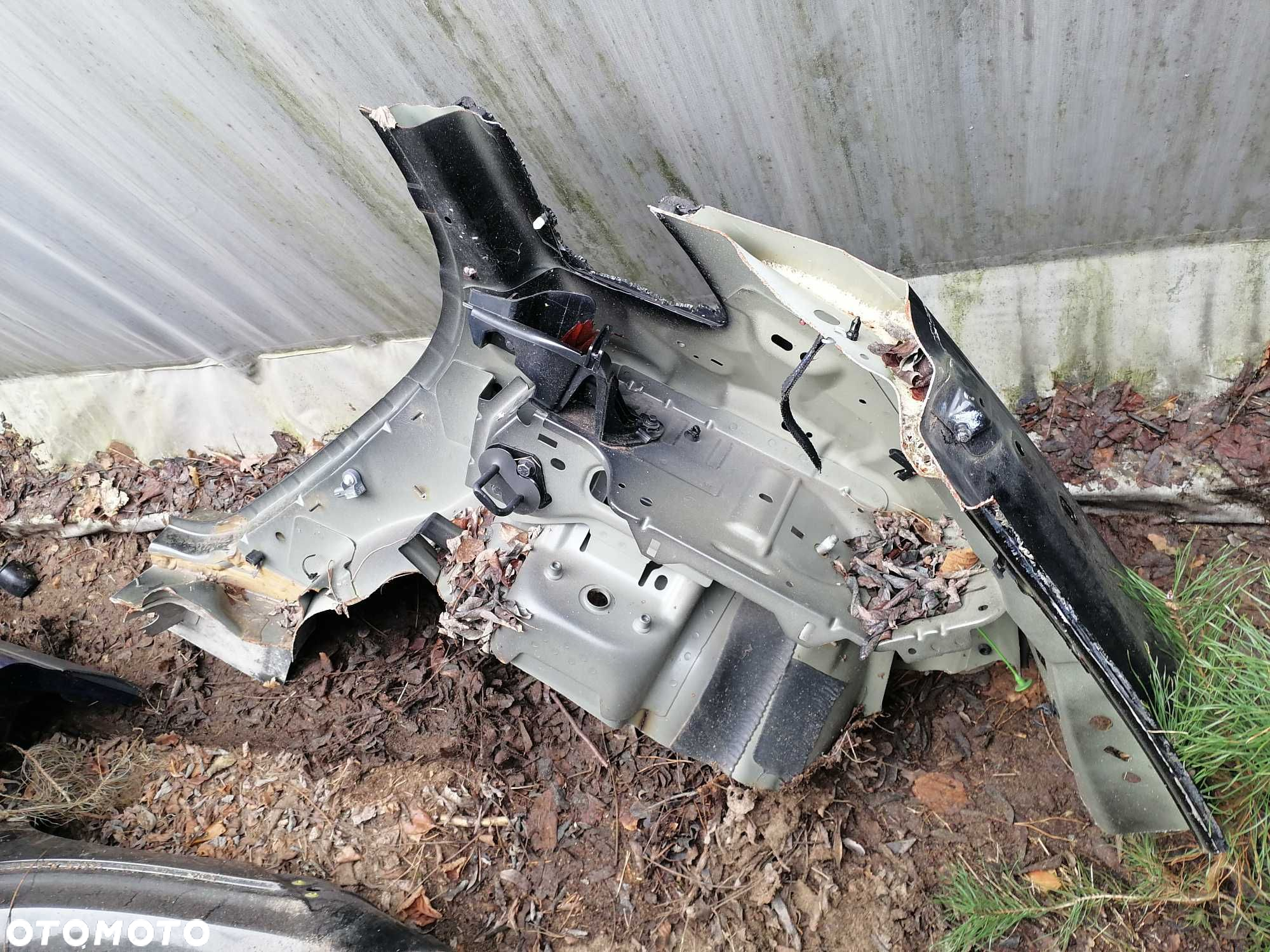 błotnik ćwiartka prawa tylna VOLVO V40 II 019-46 - 3