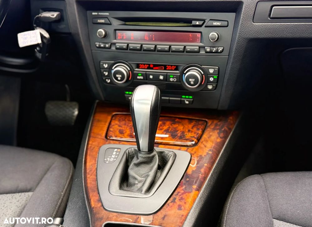 BMW Seria 3 318i Aut. - 9