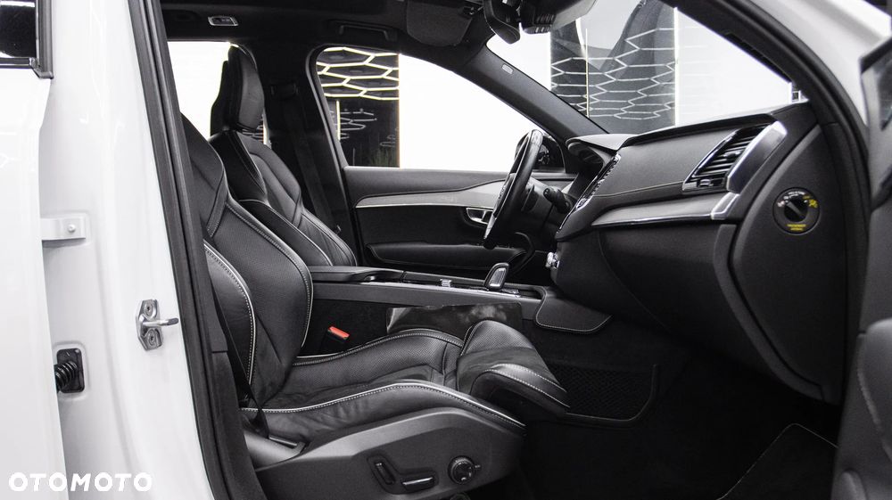 Volvo XC 90 B5 D AWD R-Design - 25