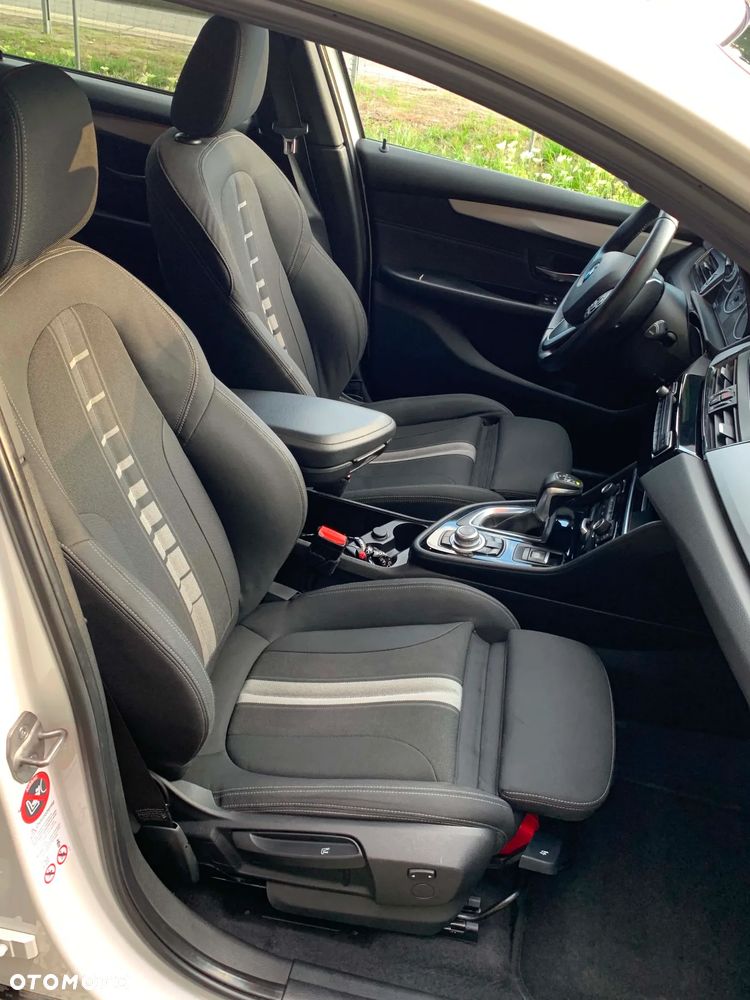 BMW Seria 2 218d - 15