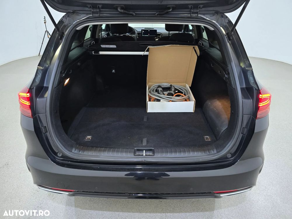 Kia Ceed 1.6 GDI 6DCT PHEV Vision - 13