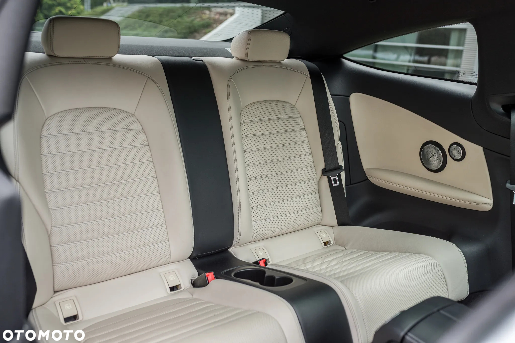 Mercedes-Benz Klasa C 300 7G-TRONIC - 31