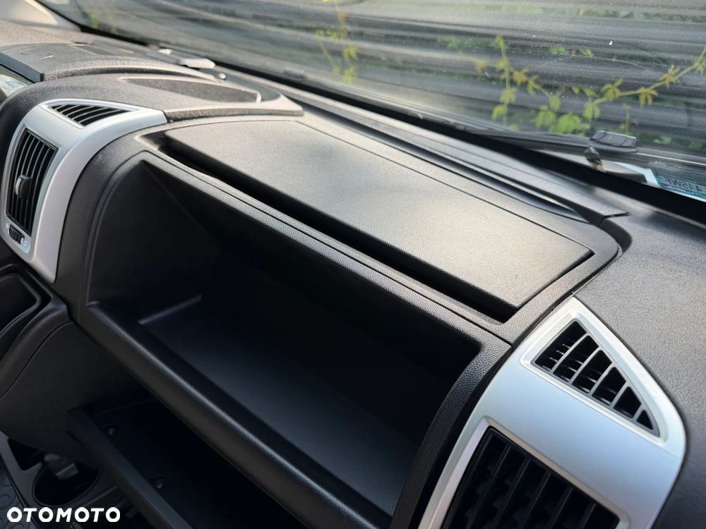 Fiat DUCATO 2.3 MultiJet 150KM Euro-6 IZOTERMA WINDA PALFINGER UDT do 2028r Poduszki zawieszenia tył pneumatyczne! + Kompresor DMC:3.5t Ładowność 950kg KONTENER DRZWI tył Skrzydłowe + Drzwi BOCZNE Spoiler - Owiewki boczne kabiny TUV Thuringen ISO , Tempomat, Klimatronik i więcej.. - 24