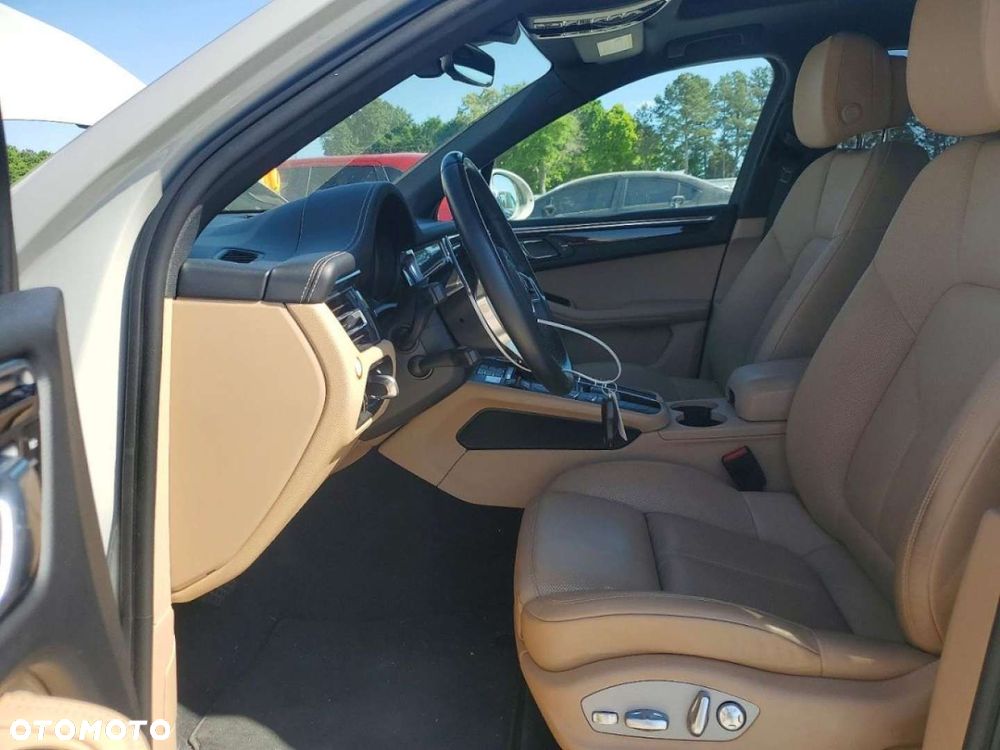 Porsche Macan - 8