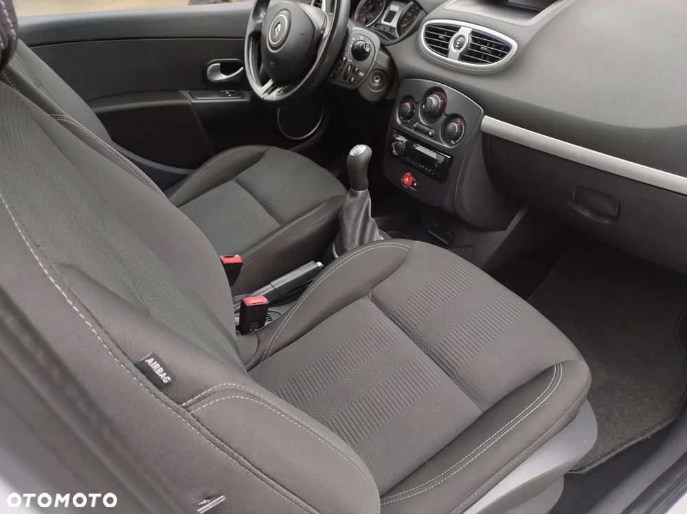 Renault Clio 1.2 16V 75 Dynamique - 23