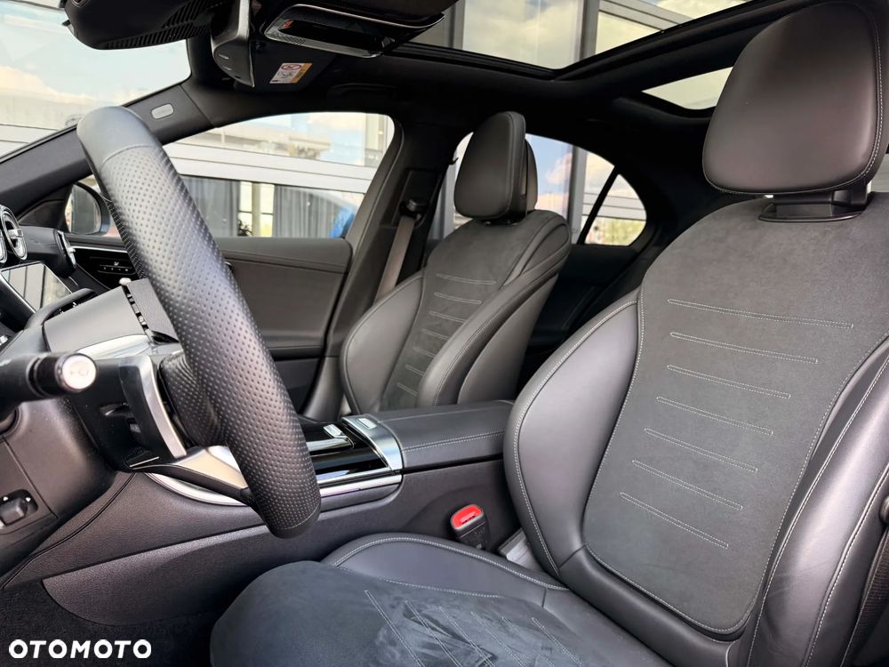 Mercedes-Benz Klasa C 300 9G-TRONIC AMG Line - 27