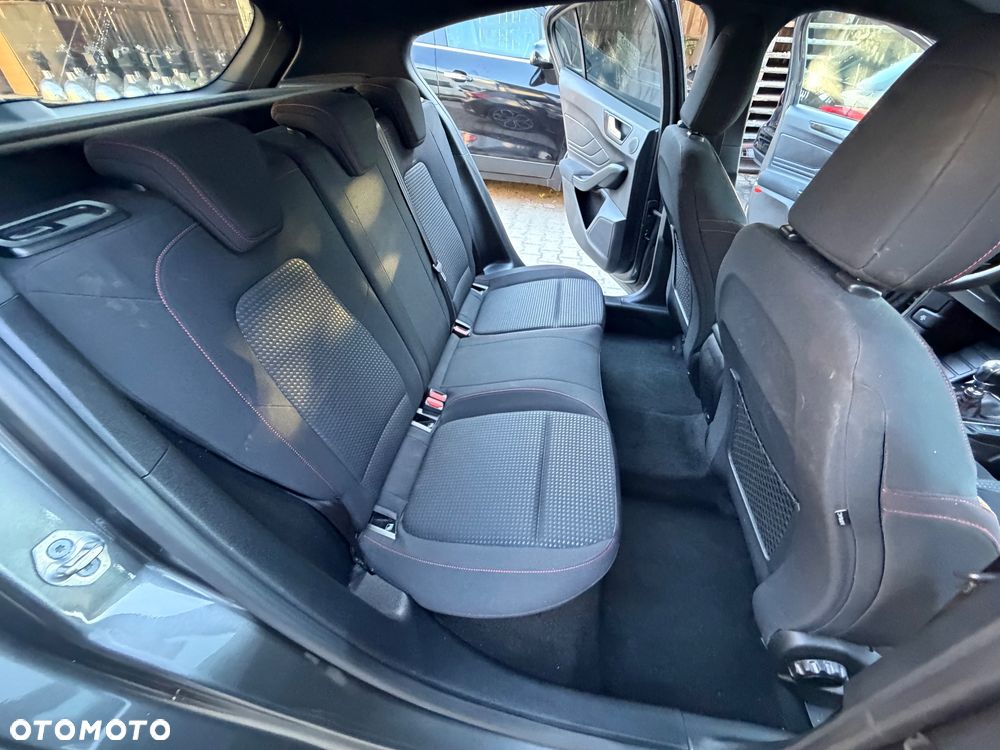 Ford Focus - 11