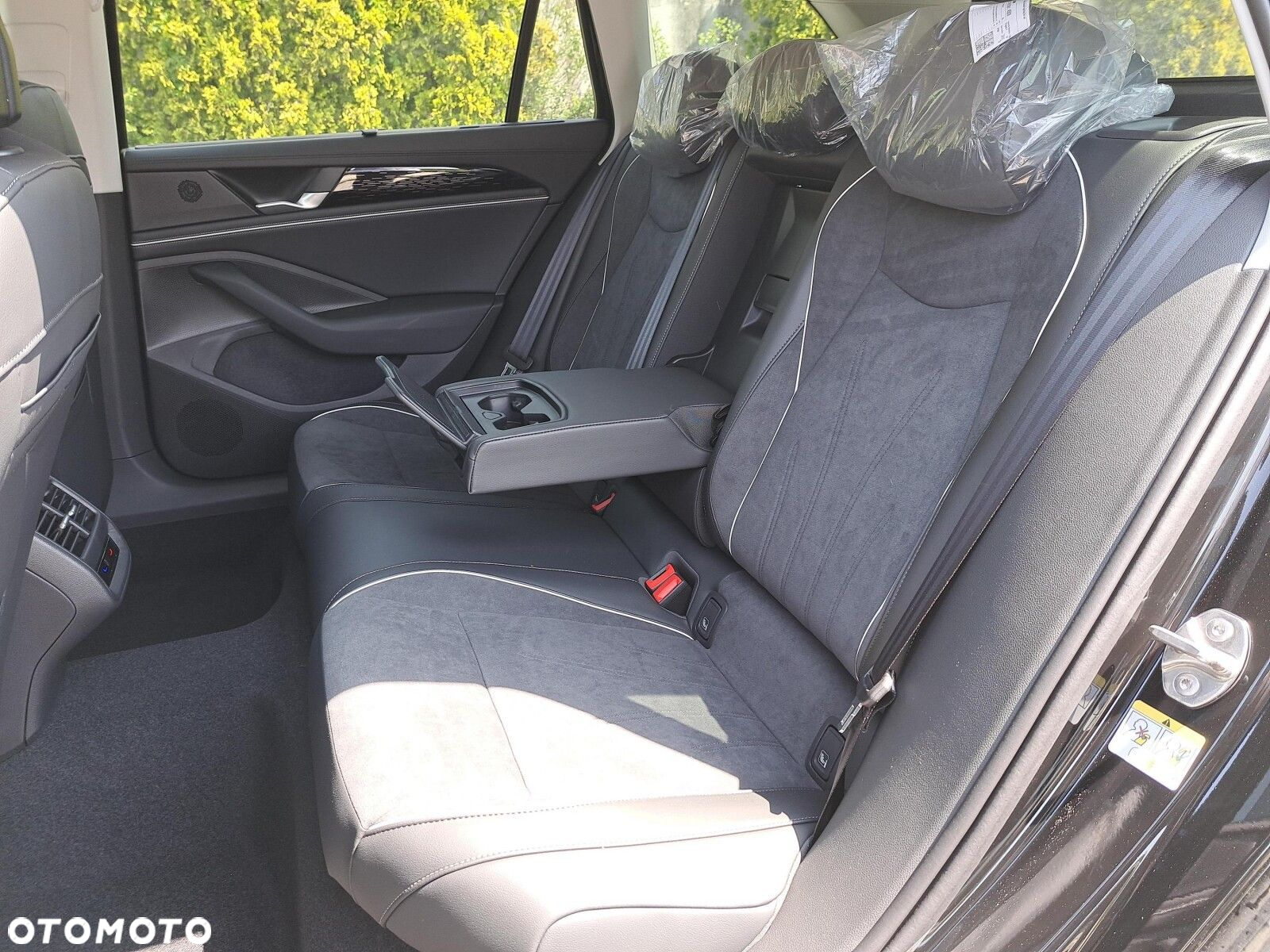 Volkswagen Passat 2.0 TDI SCR Elegance DSG - 12