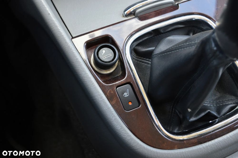 Suzuki Grand Vitara 2.0 - 23