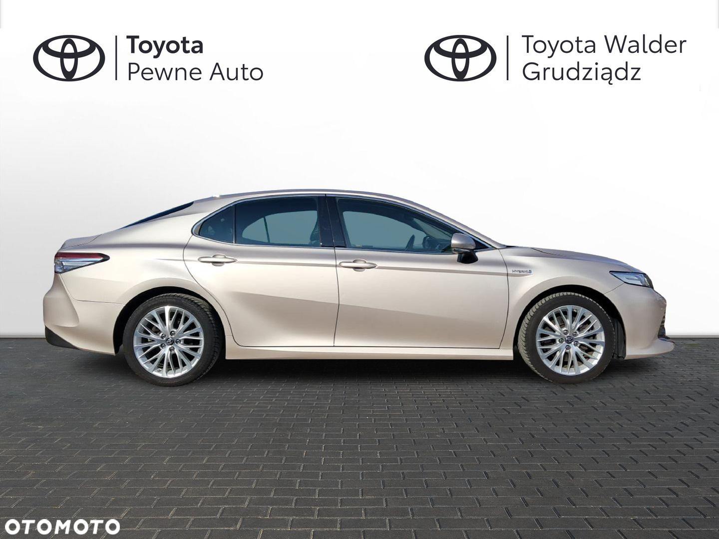 Toyota Camry - 6
