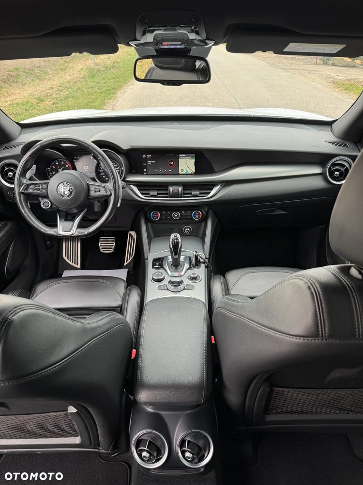 Alfa Romeo Stelvio 2.0 Turbo 16V AT8-Q4 Veloce - 33