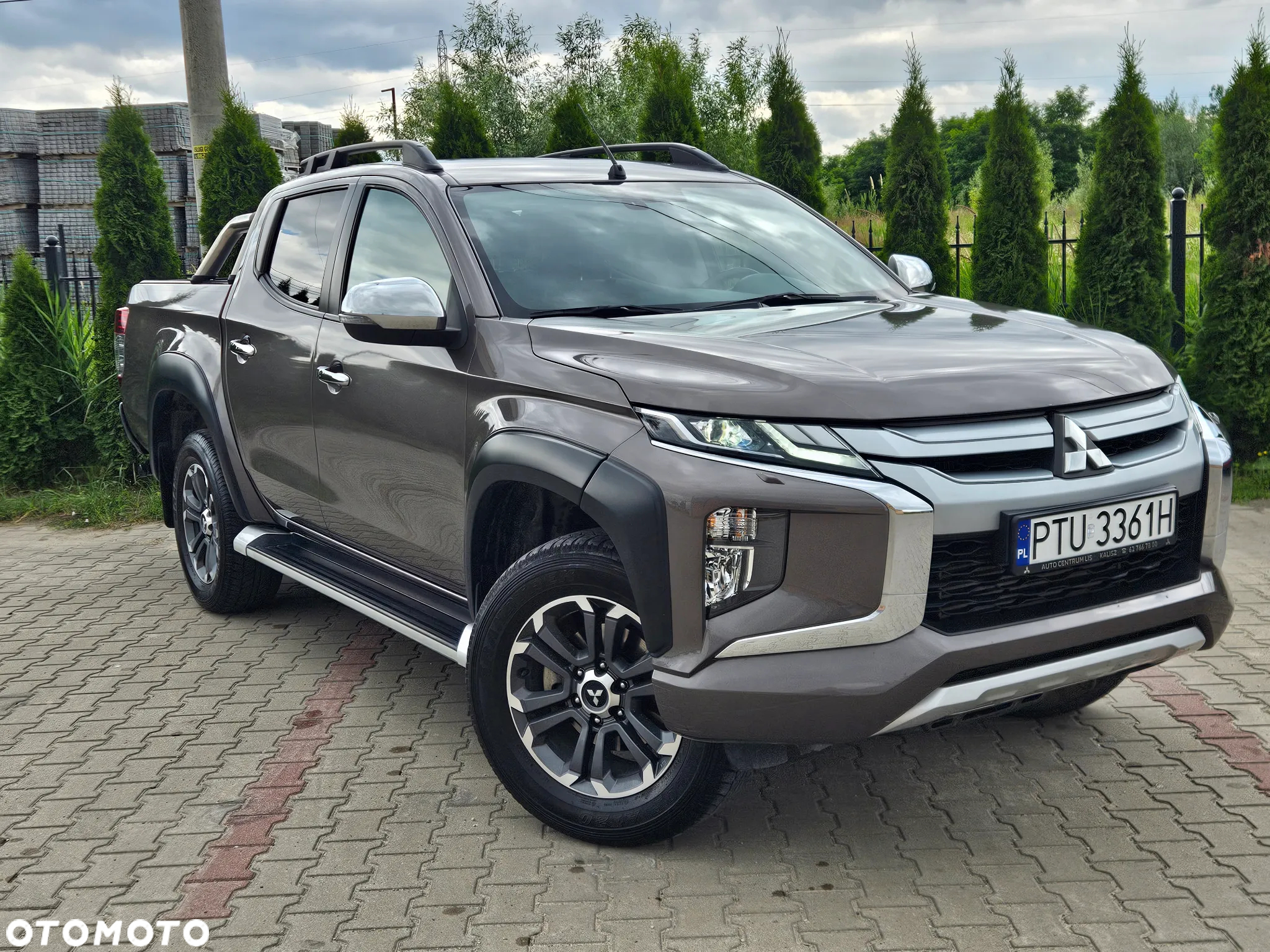 Mitsubishi L200 2.2 d DC Instyle Plus - 2