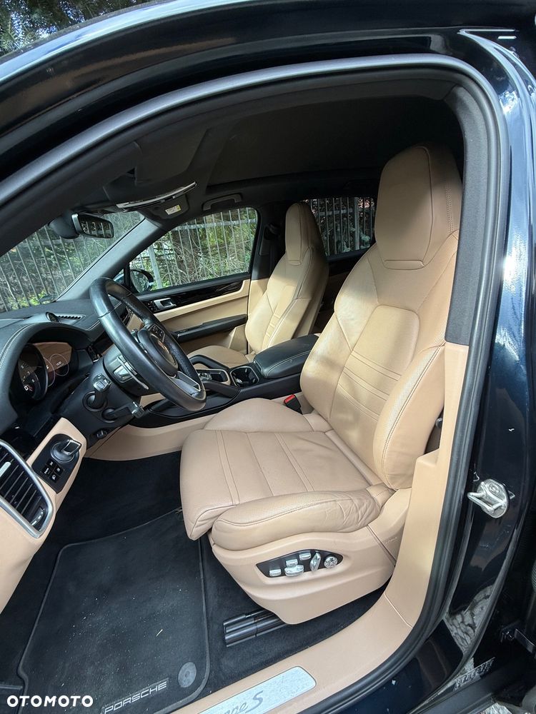 Porsche Cayenne S - 11