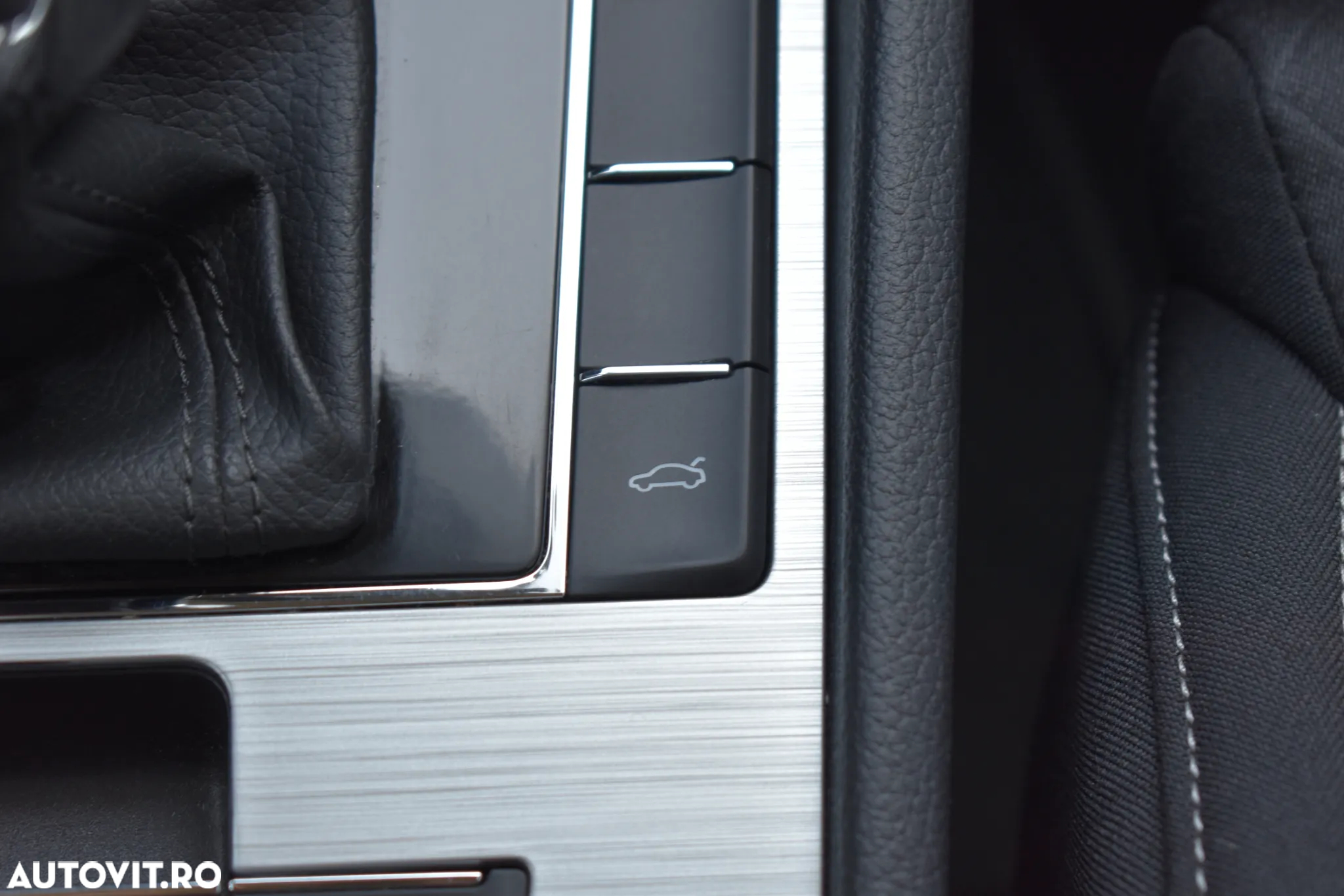 Skoda Superb 2.0 TDI DSG Ambition - 31