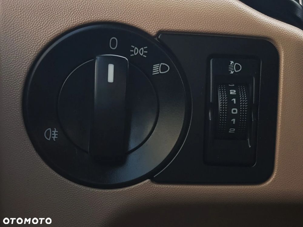 MAN TGL 12.220 HAKOWIEC 4x2 KLIMA - 35