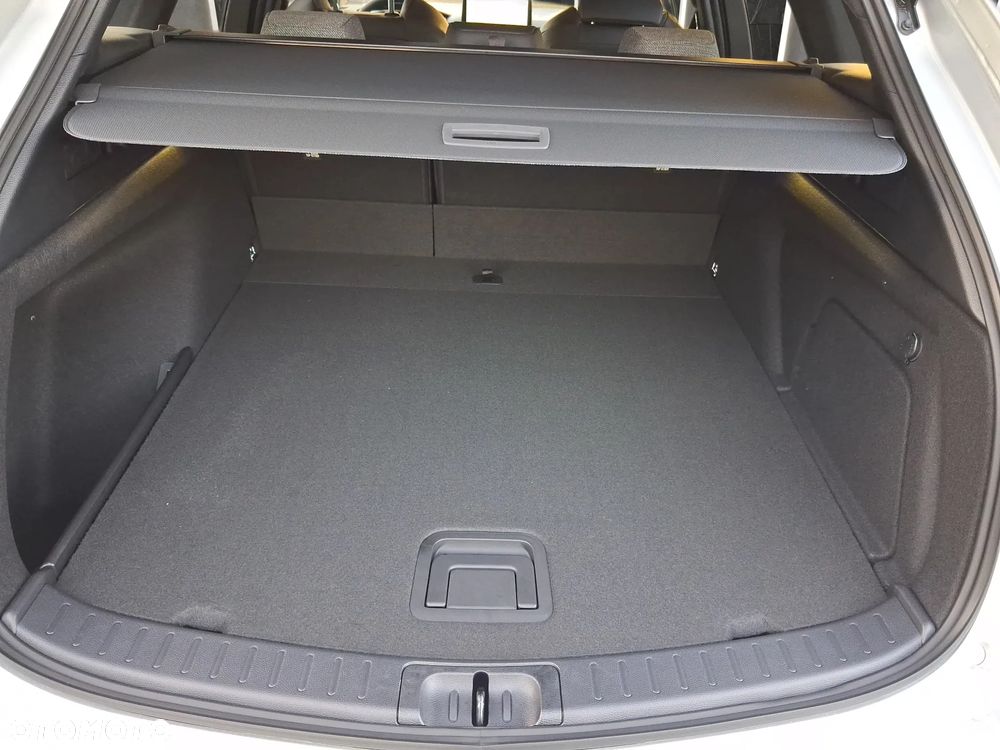 Toyota Corolla 2.0 Hybrid Style - 28