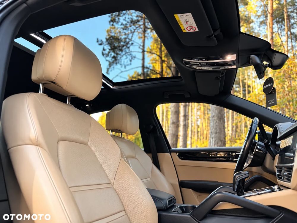 Porsche Cayenne - 9