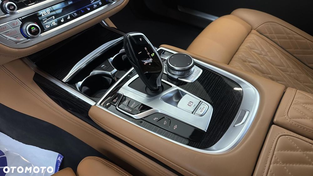 BMW Seria 7 730d xDrive mHEV sport - 16