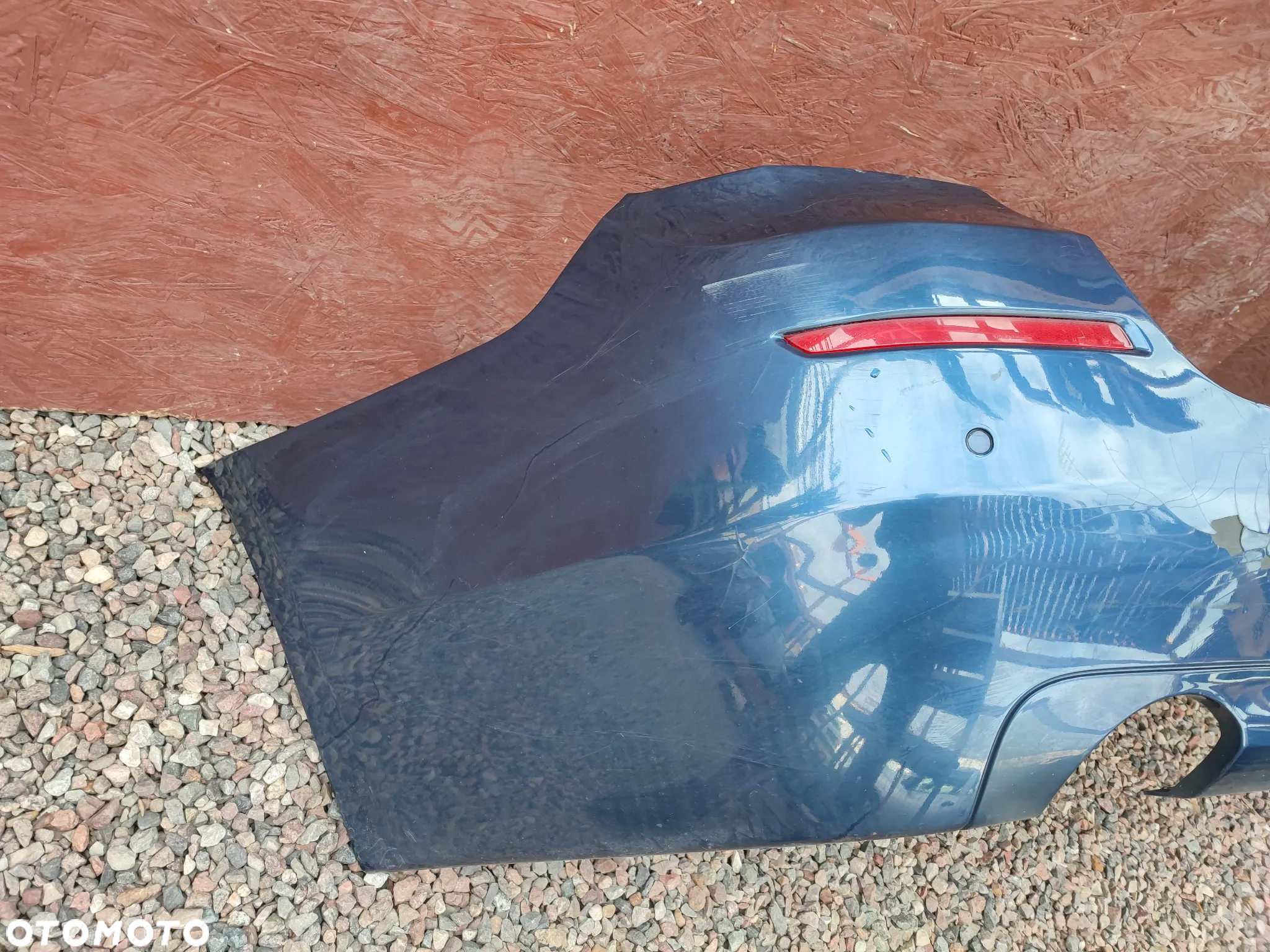 BMW F11 / F11N ORYGINALNY ZDERZAK TYŁ POD: PDC ( CZUJNIKI PARKOWANIA ORAZ WYDECH 535D ) O NR. 7 254 919 / 7 237 303 OEM W KOLORZE TIEFSEEBLAU METALLIC A76 - 4
