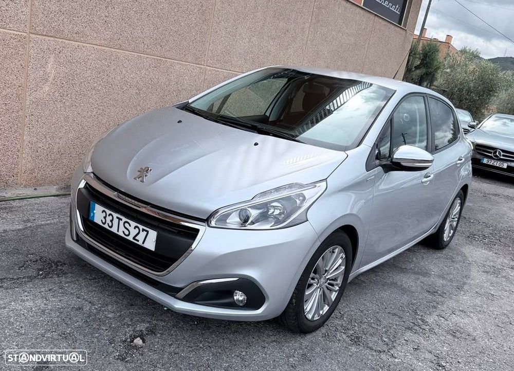 Peugeot 208 1.6 BlueHDi Style - 4