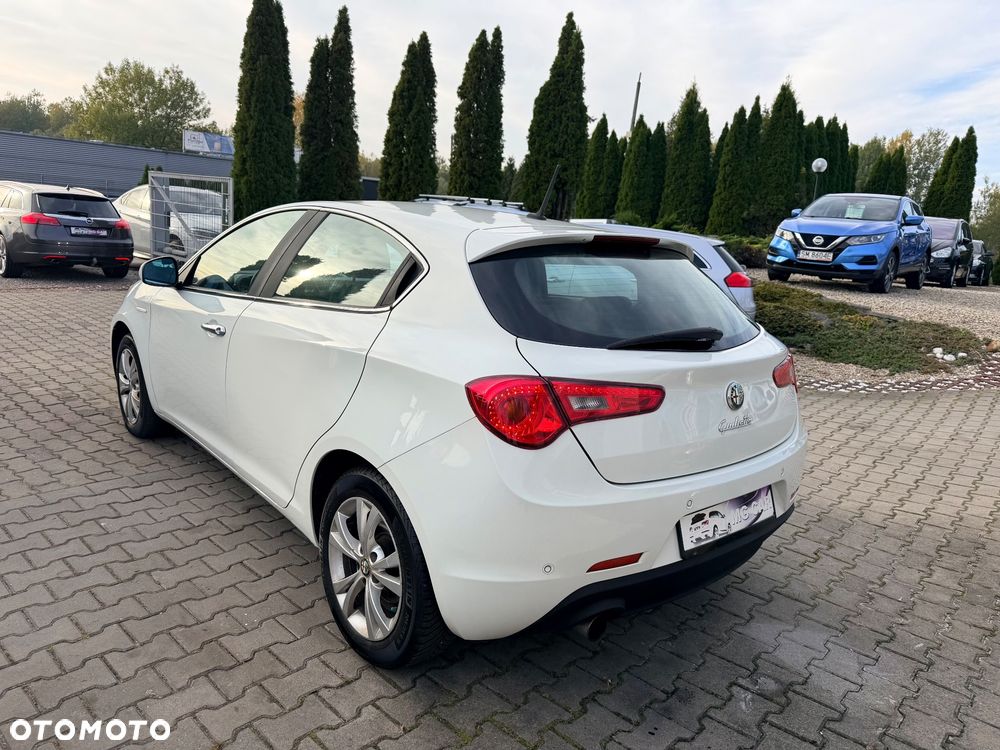 Alfa Romeo Giulietta 2011 photo 5