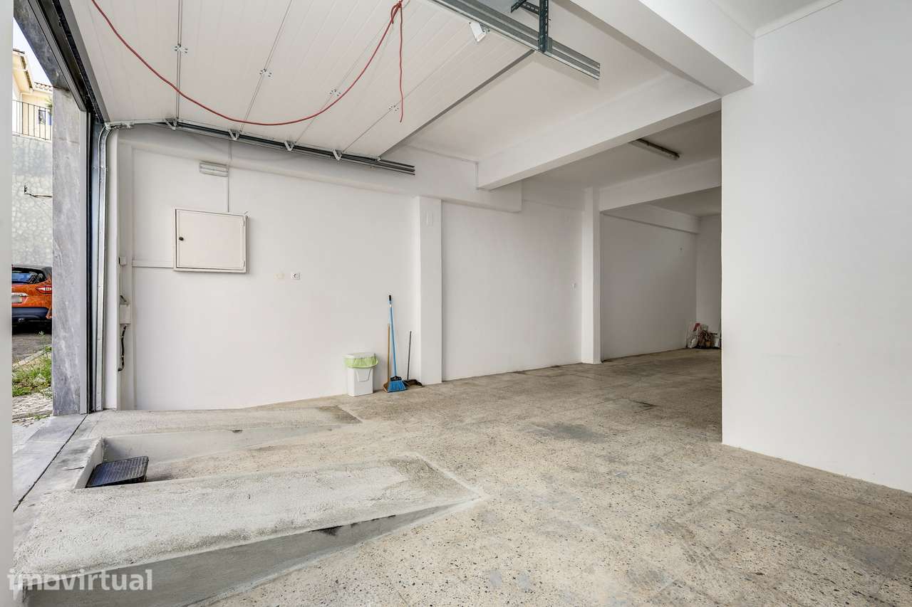 Garagem/Armazém com Rampa em Rio de Mouro Sintra - Grande imagem: 2/16