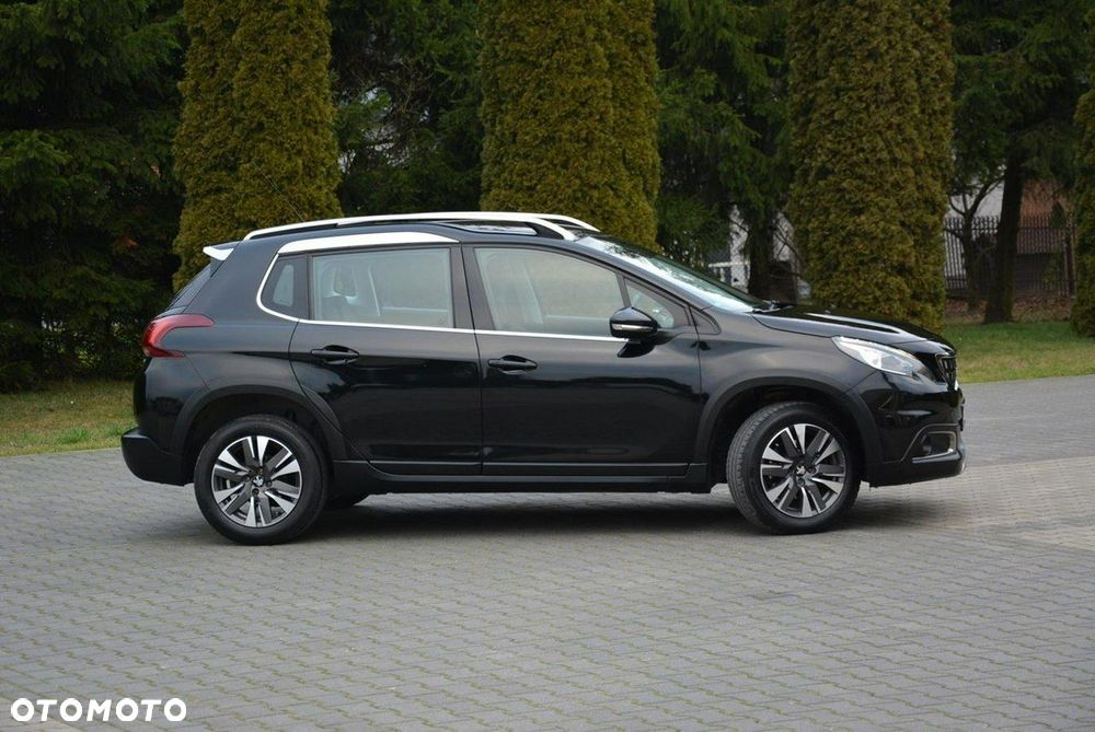 Peugeot 2008 1.2 Pure Tech GPF Allure S&S - 12