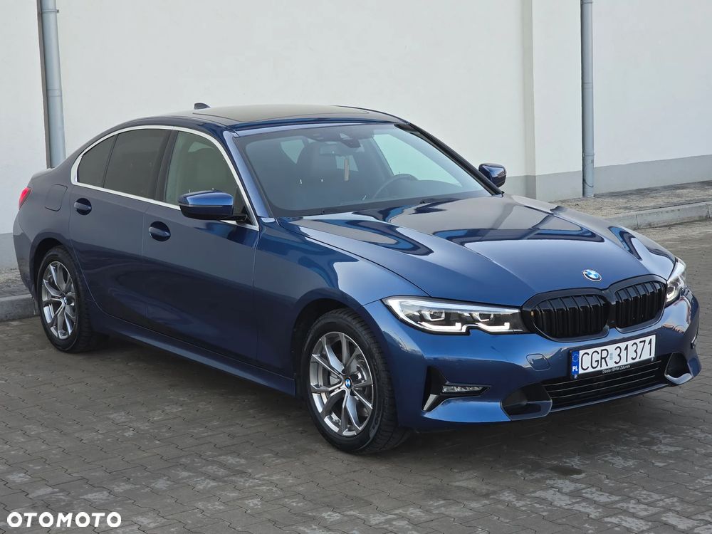 BMW Seria 3 330i xDrive Sport Line - 2