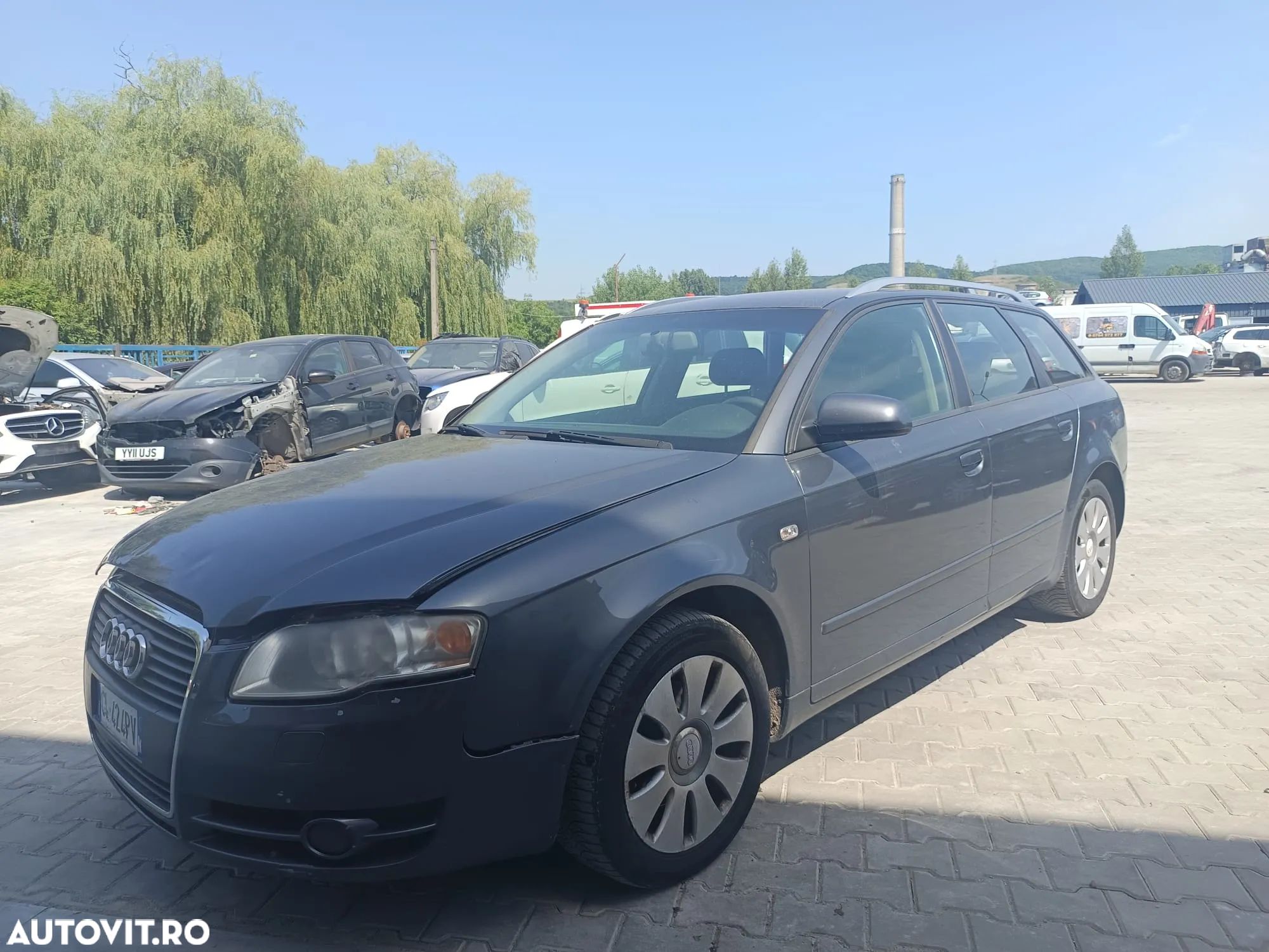 Dezmembram Audi A4 B7 combi Cod motor: BLB - 1